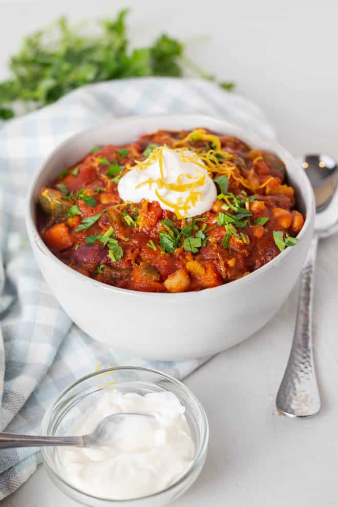 bowl with best vegetarian chili