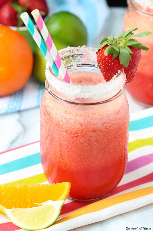 Strawberry Margarita - a classic strawberry margaritas with freshly squeezed juice and fresh berries!