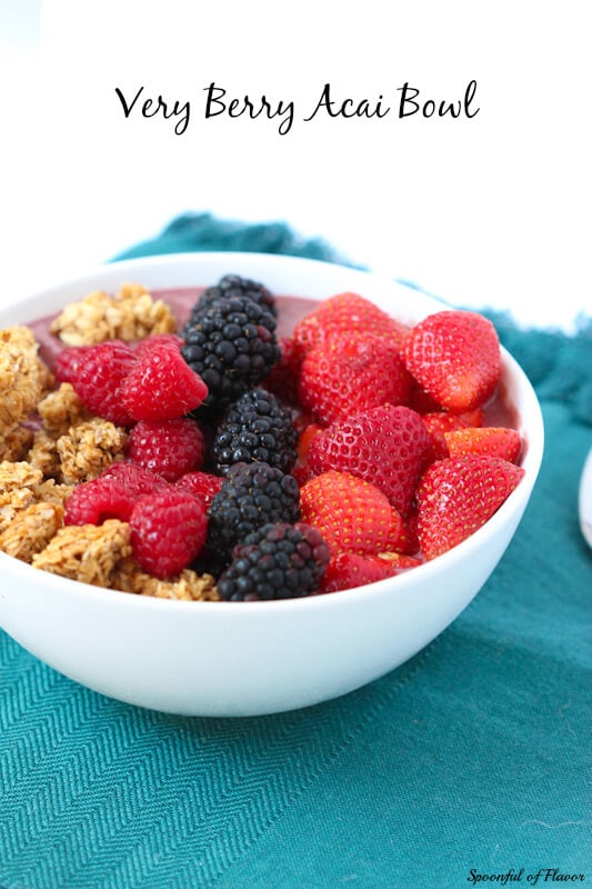 Very Berry Acai Bowl - perfect for breakfast or a post-workout snack! #healthy