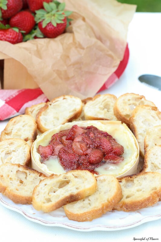Baked Brie with Balsamic Strawberries - an easy summer appetizer!