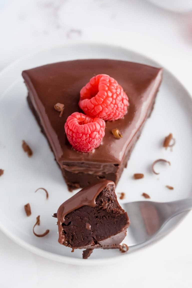Flourless Chocolate Cake with Chocolate Ganache