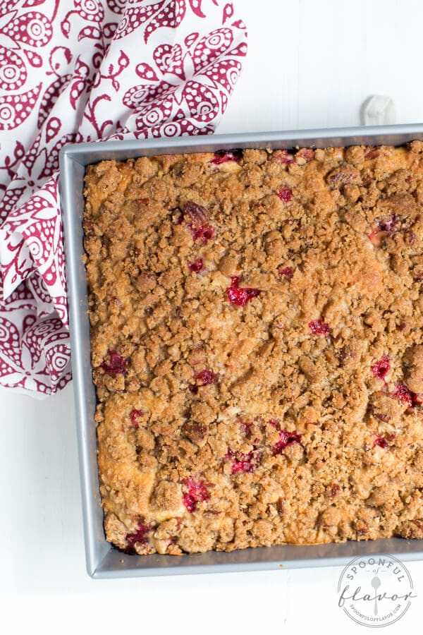 Cranberry Crumb Cake is made with fresh cranberries and streusel topping! The cake is perfect for breakfast or snack.