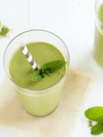 Matcha Peach Vanilla Smoothie is made with a few fresh and flavorful ingredients to create a super smoothie packed with green goodness!