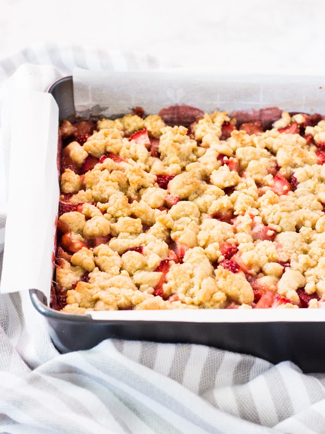 Strawberry crumble bars are an easy and delicious summer treat! | www.spoonfulofflavor.com
