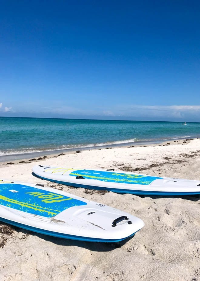 A weekend guide to Longboat Key includes the best things to eat, see and do while visiting the barrier island on Florida’s West Coast! Enjoy a stay at Zota Beach Resort, dine on delectable fare at Viento Kitchen and Bar, relax on powder soft beaches, tour Mote Marine Laboratory and Aquarium and more.