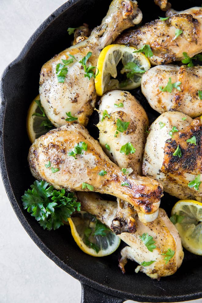 Lemon Pepper Chicken Drumsticks are the perfect recipe for any day of the week! #lemon #pepper #chicken #drumsticks #recipe #dinner #healthy