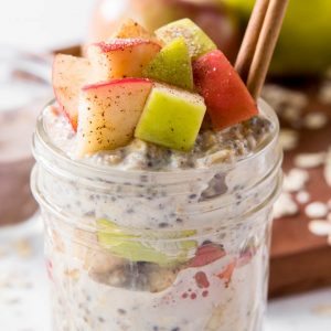 overnight oats made with apples and cinnamon