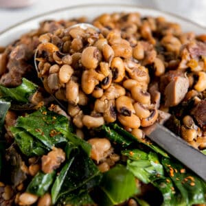 cooked instant pot black eyed peas with a spoon